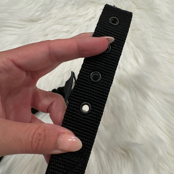 The Hero Company’s Never Forgotten Men's Bracelet & Dog Paracord Collar Bundle - Picture 9 of 16